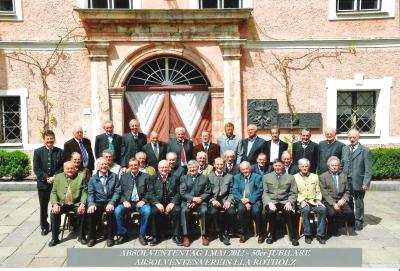Klassenfoto nach 50 Jahre